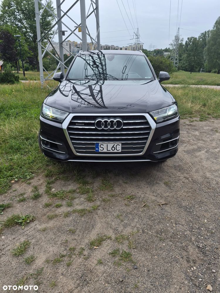 Audi Q7 - 1