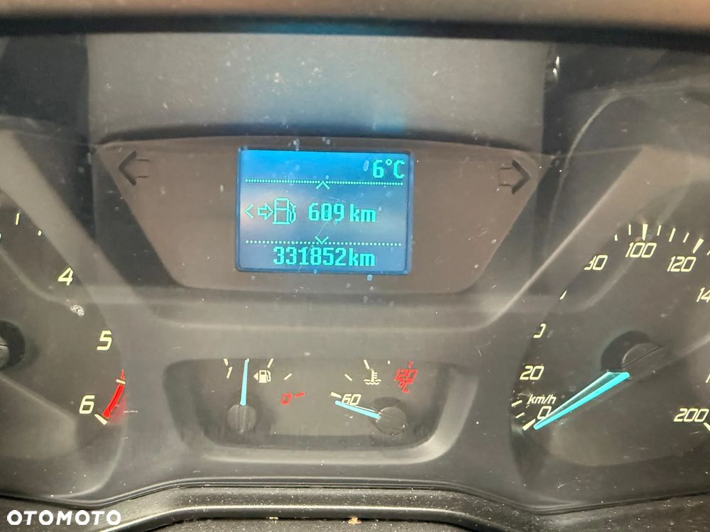 Ford Transit - 12