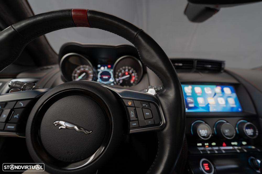 Jaguar F-Type 2.0 i4 Chequered Flag - 25