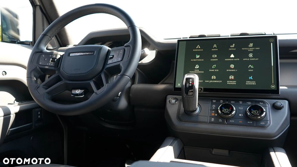 Land Rover Defender - 26