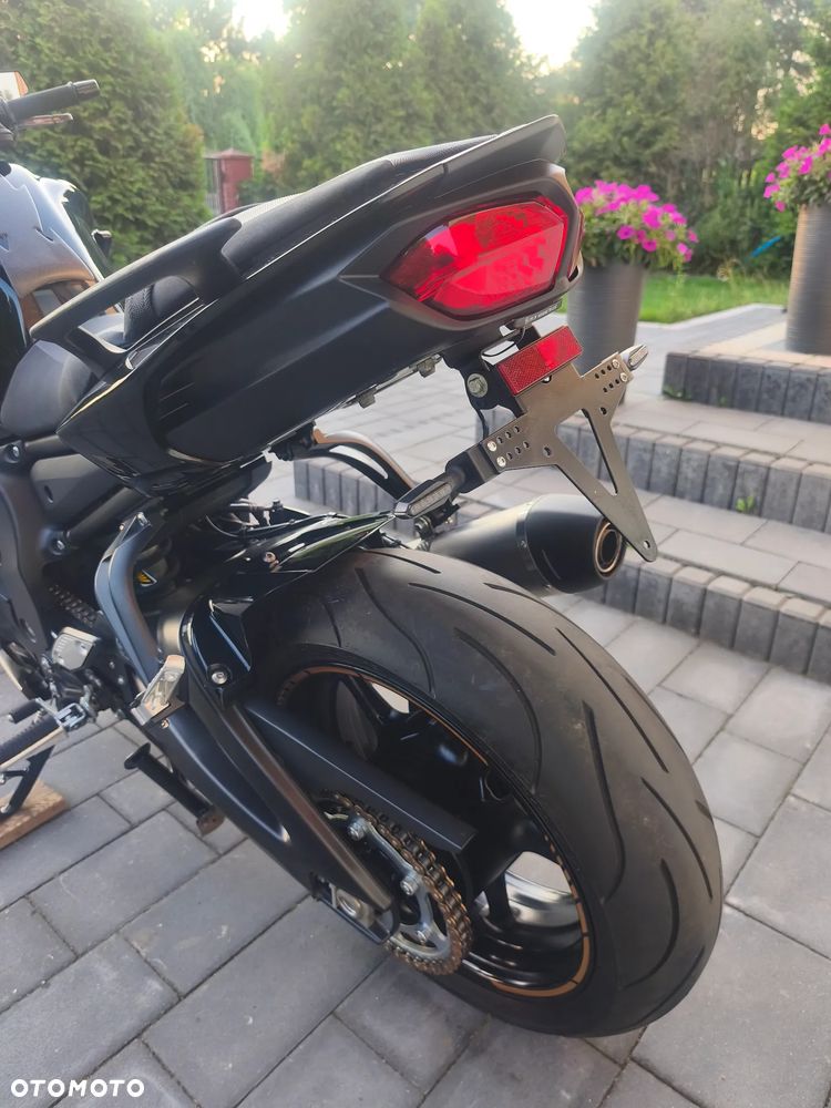 Yamaha FZ8 - 5