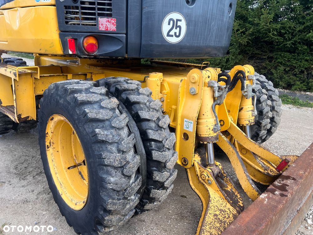 Komatsu Koparka kołowa KOMATU PW98MR-8 10ton 4x4x4 ośki skrętne Ramię 3x łamane BEZ DPF i ADBLUE 4 cyl dodatkowe wyjścia hydr Pług Podpory  2012 szybka zwinna Prosto z importu 1 właściciel Cat TEREX Liebherr Wacker Pw 98 Mr 8 11 - 32