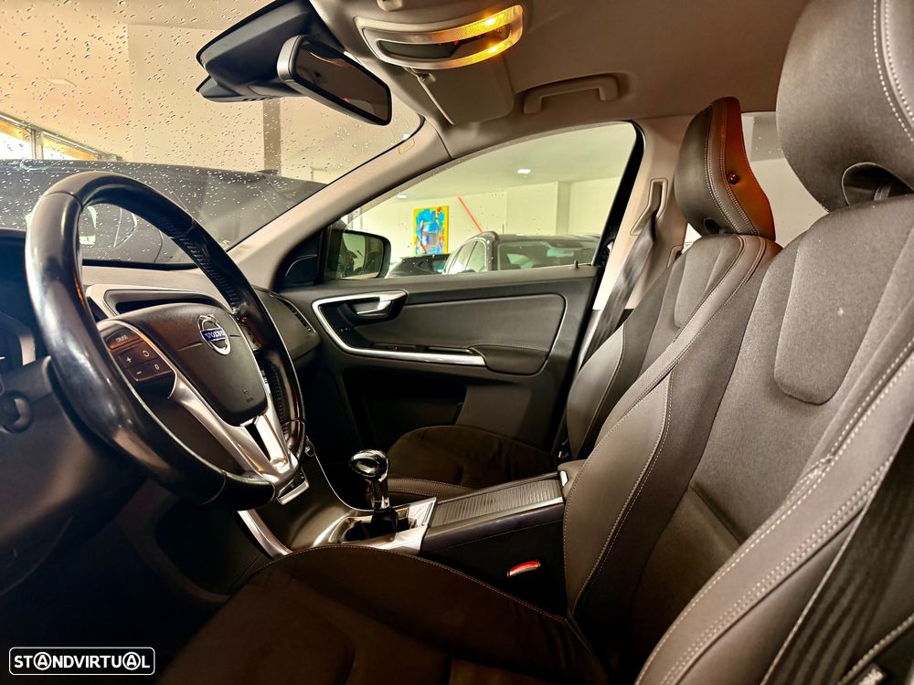 Volvo XC 60 2.0 D4 Momentum - 17