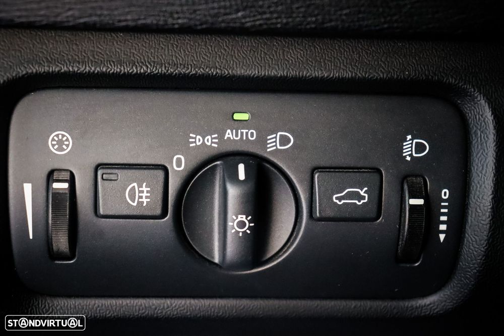 Volvo V40 2.0 D2 Momentum - 21