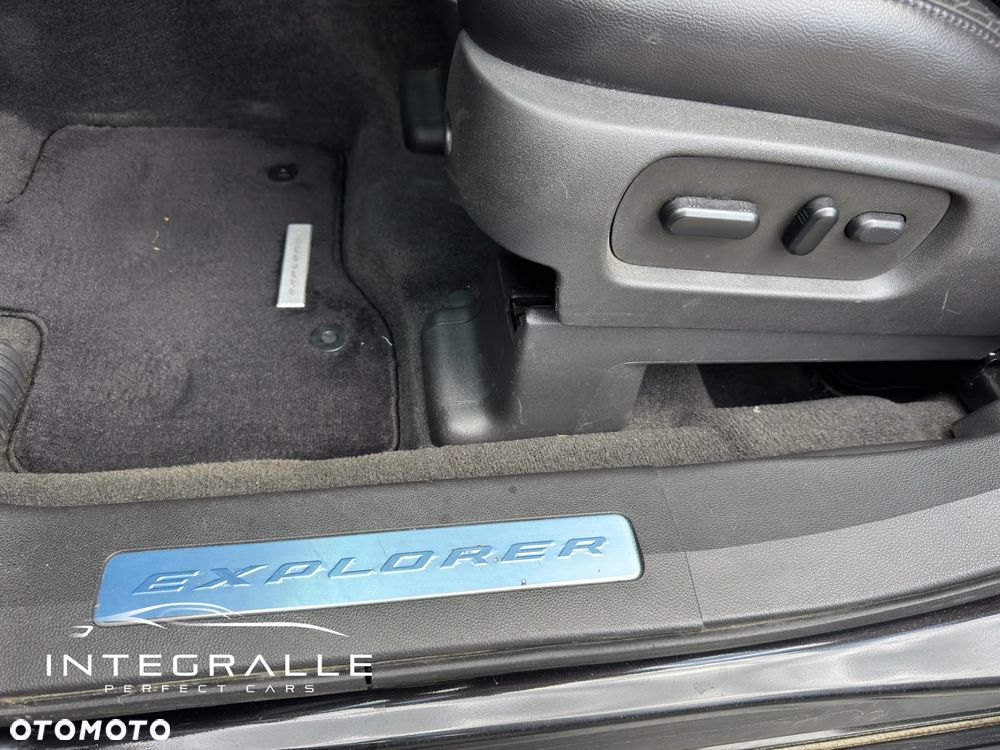 Ford Explorer - 8