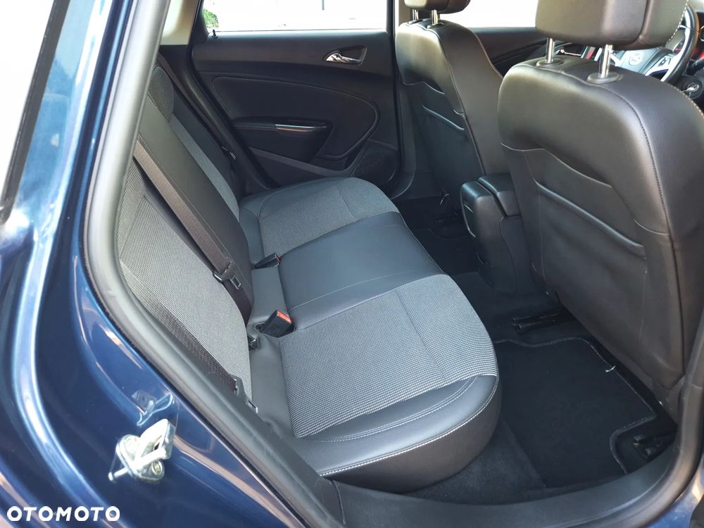 Opel Astra 1.6 Turbo Innovation - 30