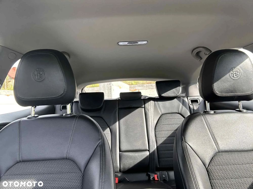 Alfa Romeo Stelvio - 32