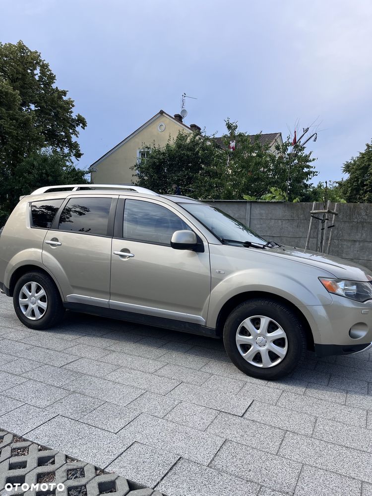Mitsubishi Outlander - 7