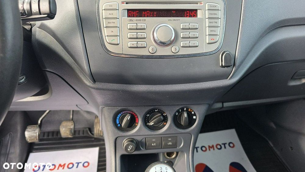 Ford Transit Connect - 14