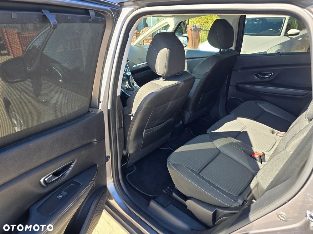 Renault Grand Scenic - 9