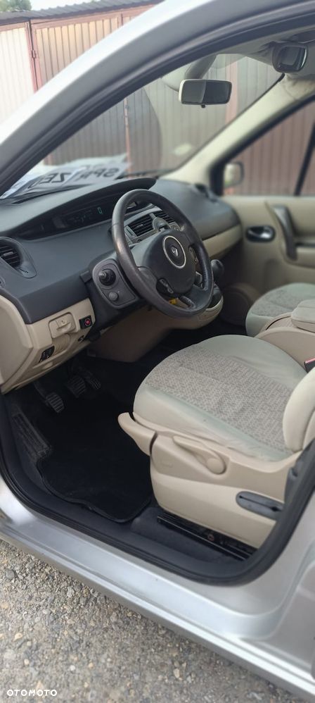 Renault Grand Scenic Gr 1.6 16V Confort Authentique - 10