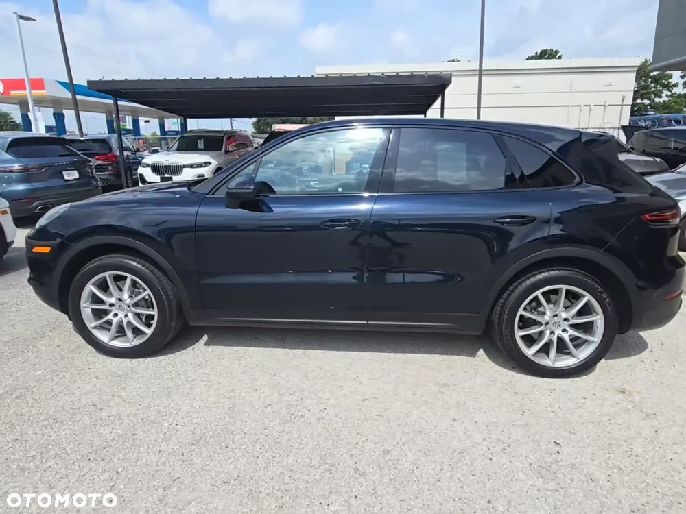 Porsche Cayenne - 2
