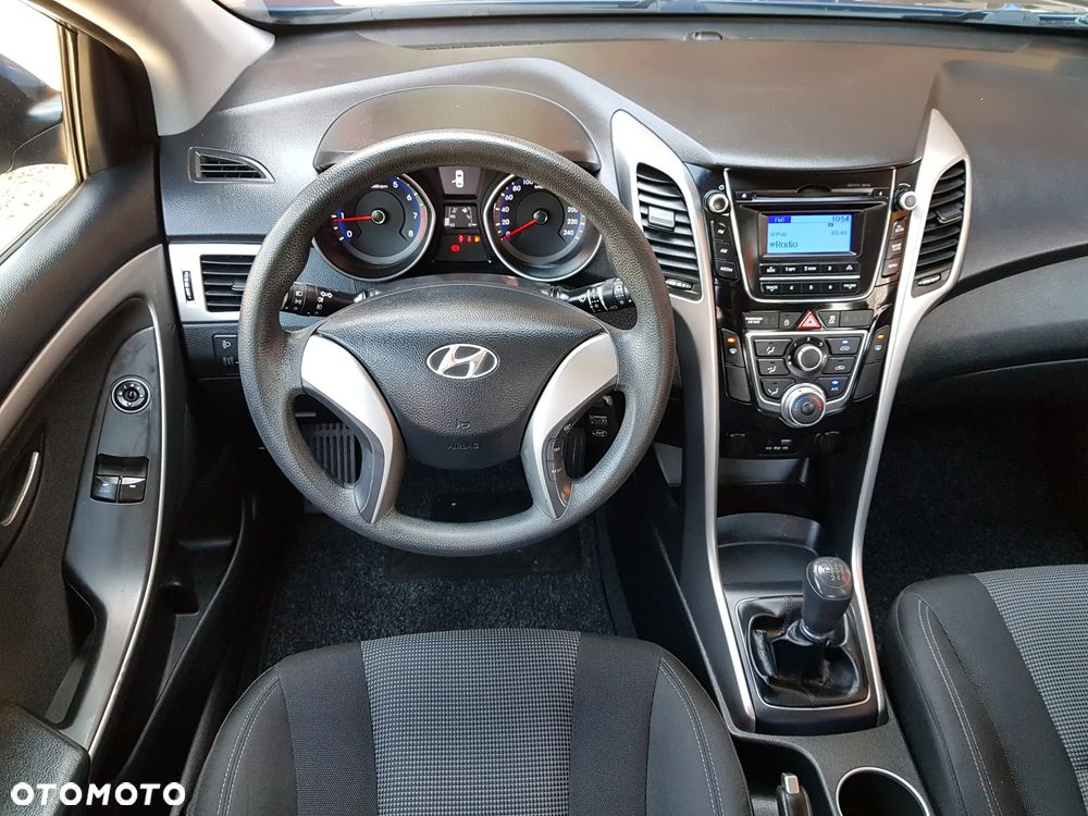Hyundai i30 blue 1.4 Classic - 23