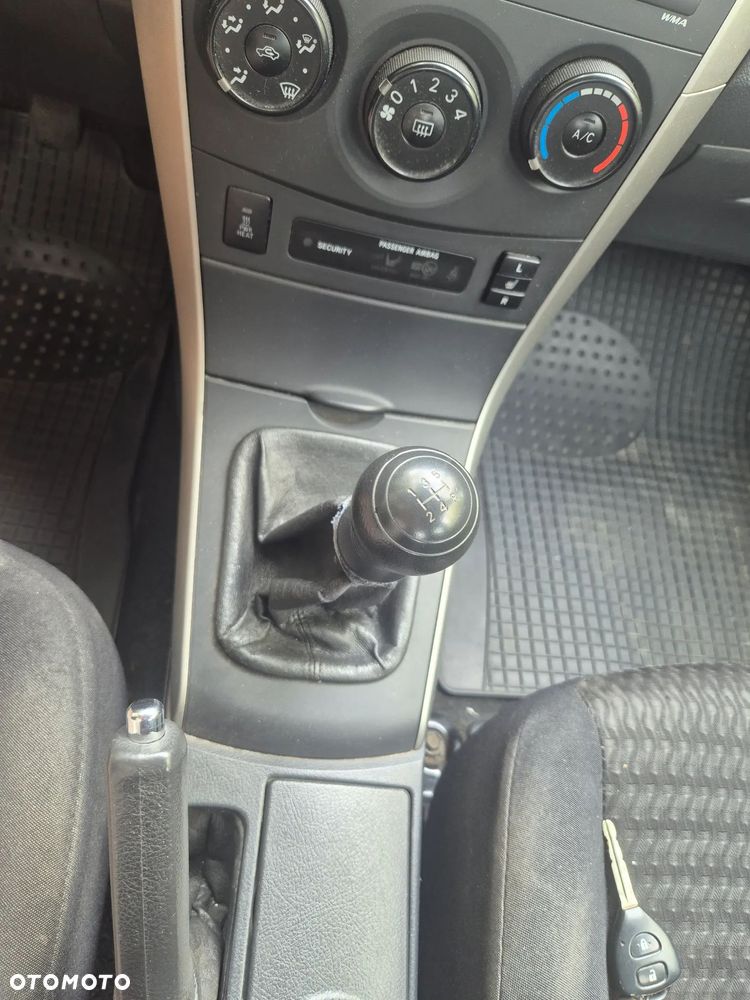 Toyota Corolla 1.4 D-4D Luna - 7