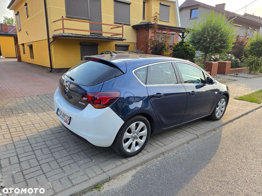 Opel Astra 1.7 CDTI Cosmo - 3