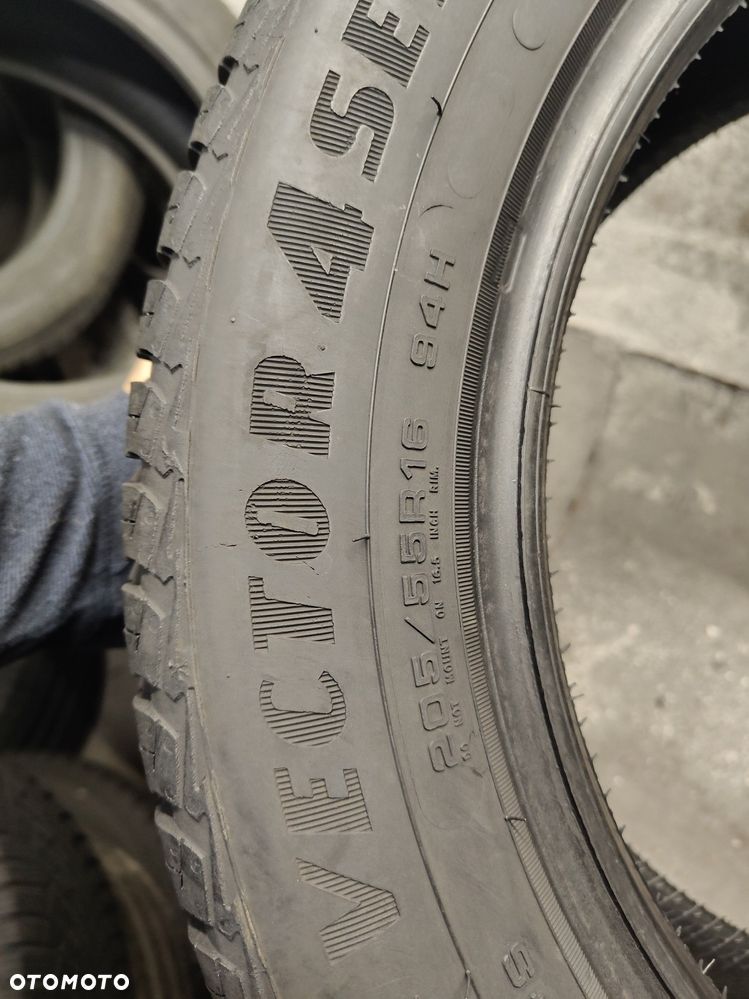 2X 205/55R16 94H XL Goodyear Vector 4Seasons Gen-2 7,8mm - 4