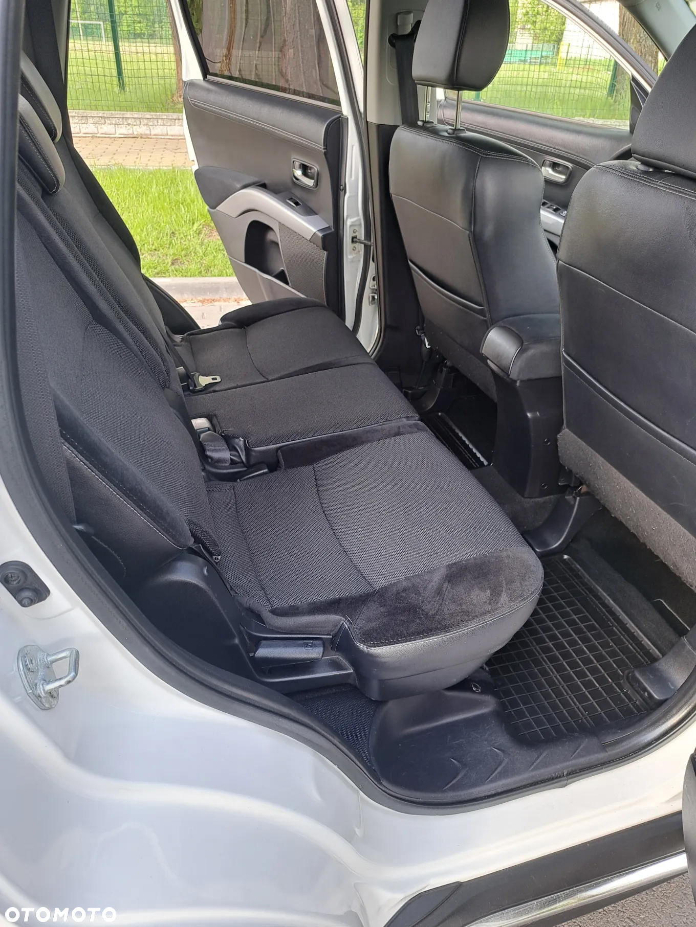 Mitsubishi Outlander 2.4 Instyle EU5 CVT - 22