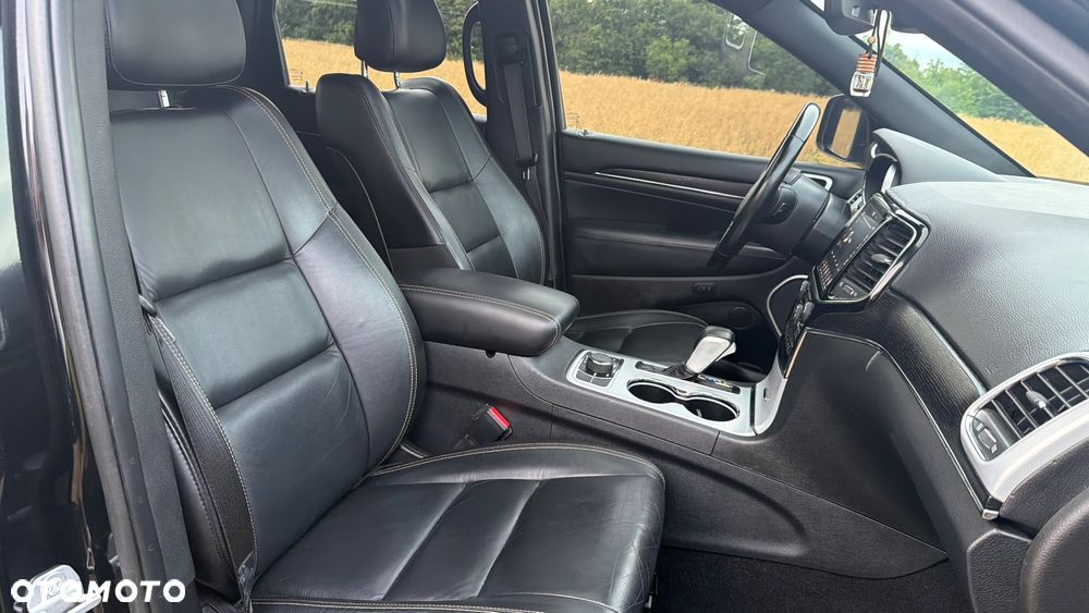 Jeep Grand Cherokee - 21