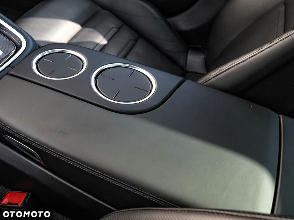 Porsche Panamera Turbo - 16