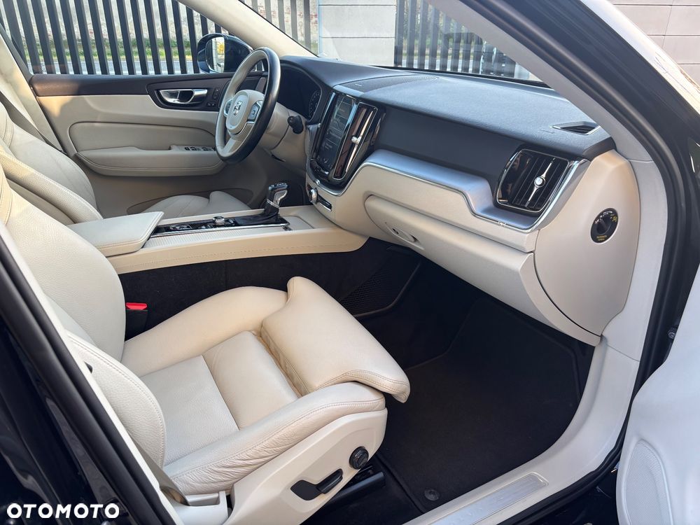 Volvo XC 60 D4 Geartronic Momentum Pro - 40