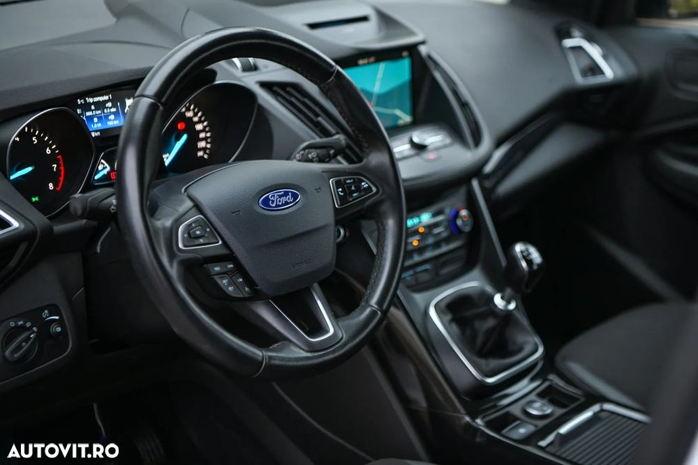 Ford Kuga 1.5 EcoBoost 2x4 Titanium - 19