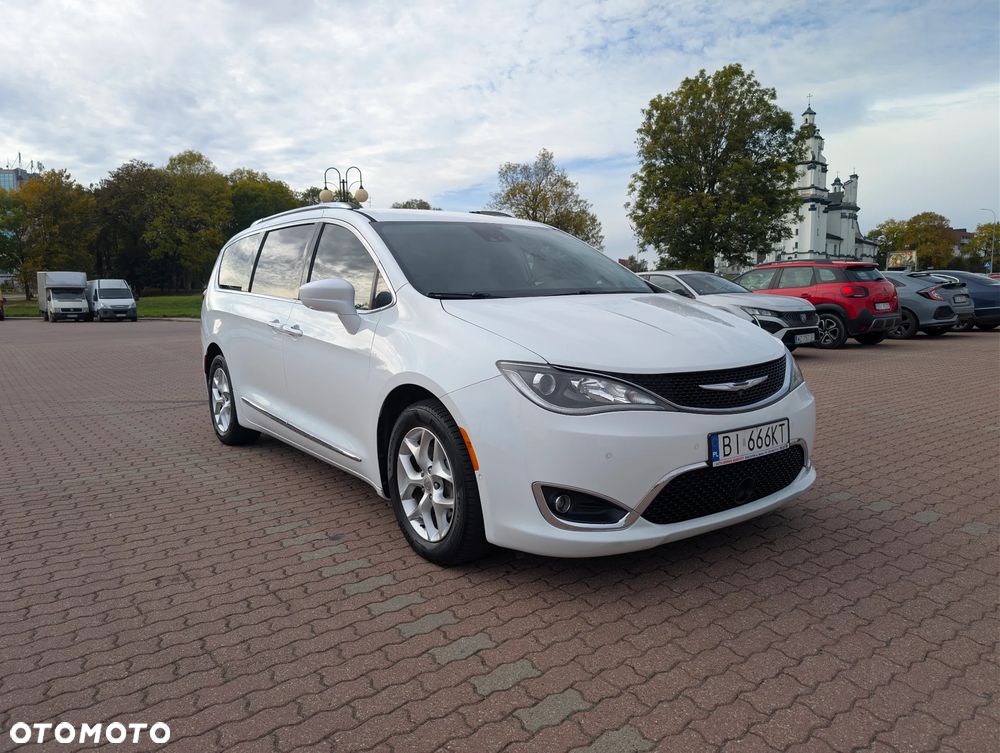 Chrysler Pacifica - 31