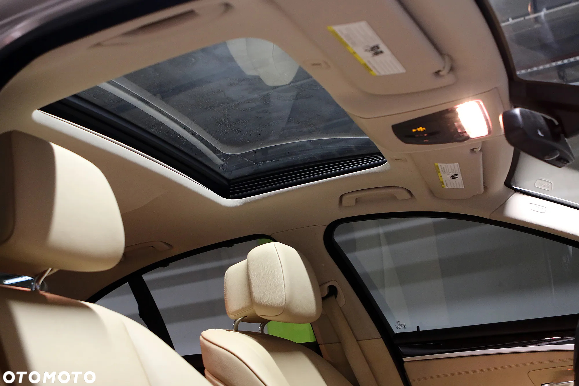 BMW Seria 5 528i - 28