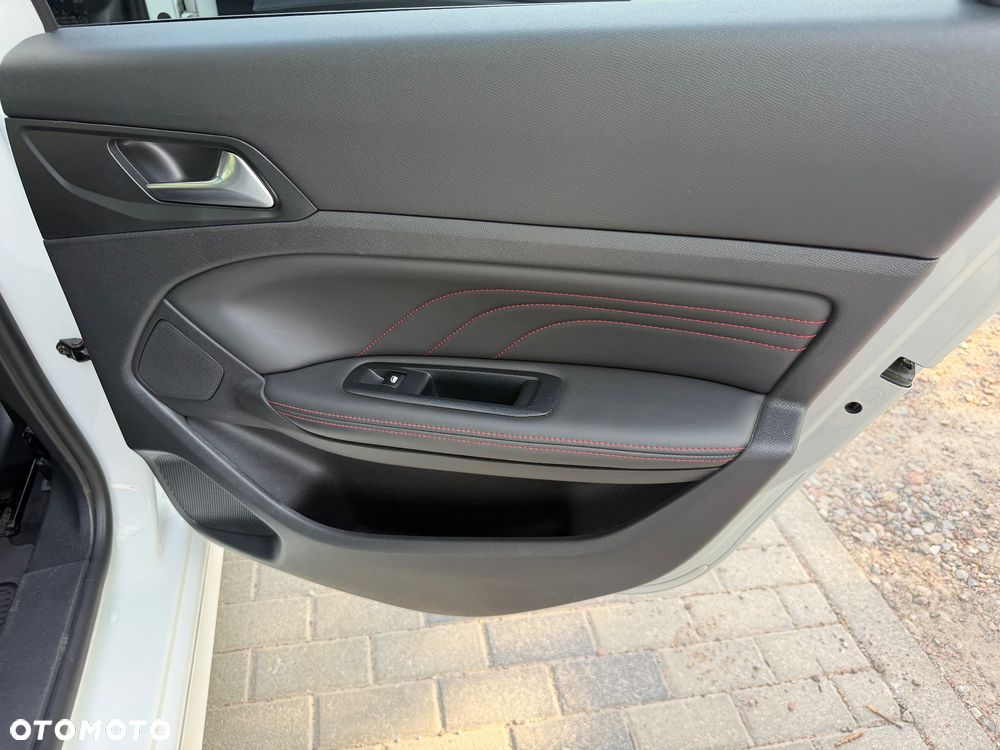 Peugeot 308 - 25
