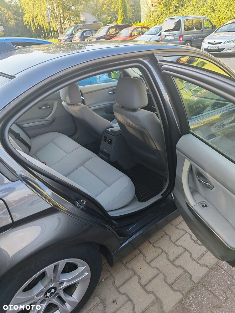 BMW Seria 3 318i - 13