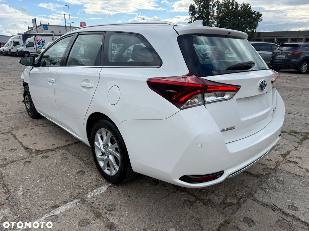 Toyota Auris 1.8 HSD Luna - 6