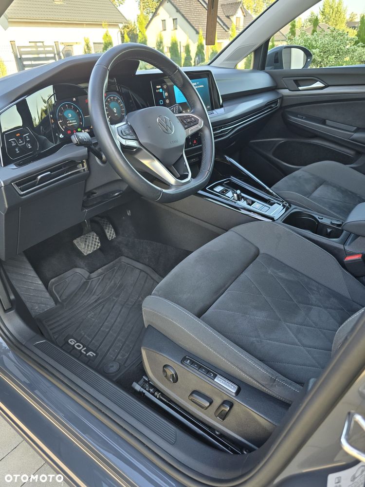 Volkswagen Golf - 6