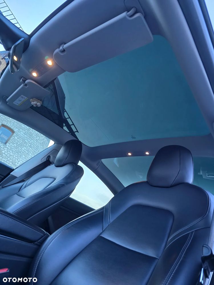 Tesla Model 3 Standard Reichweite Plus Hinterradantrieb - 12