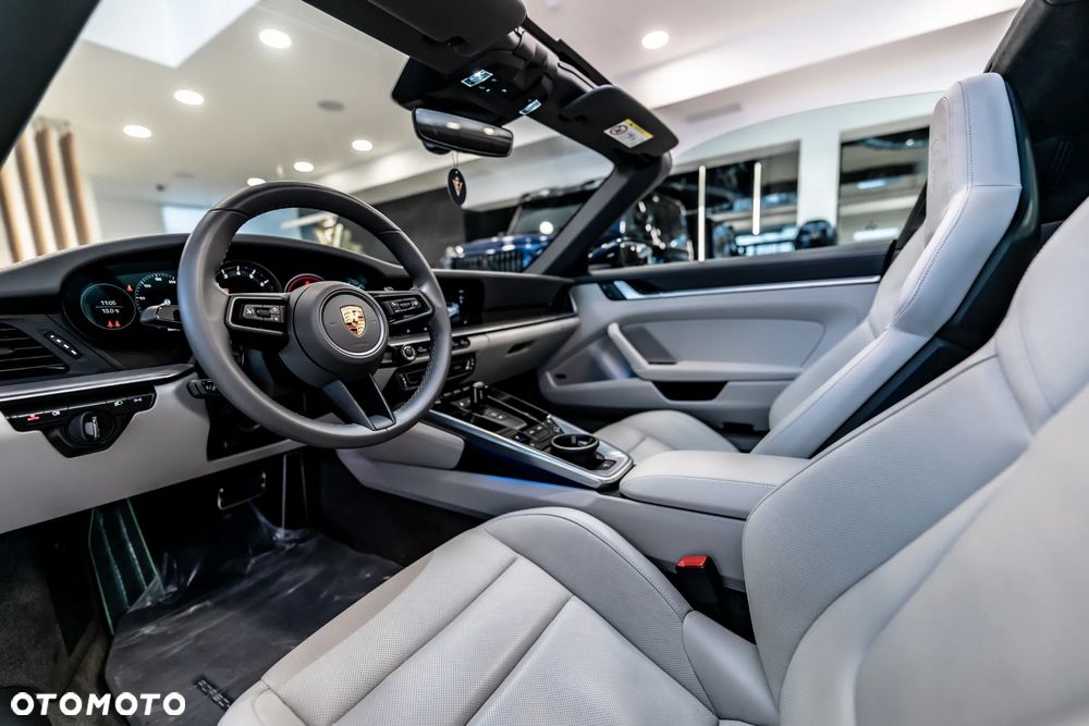 Porsche 911 Targa 4 - 26