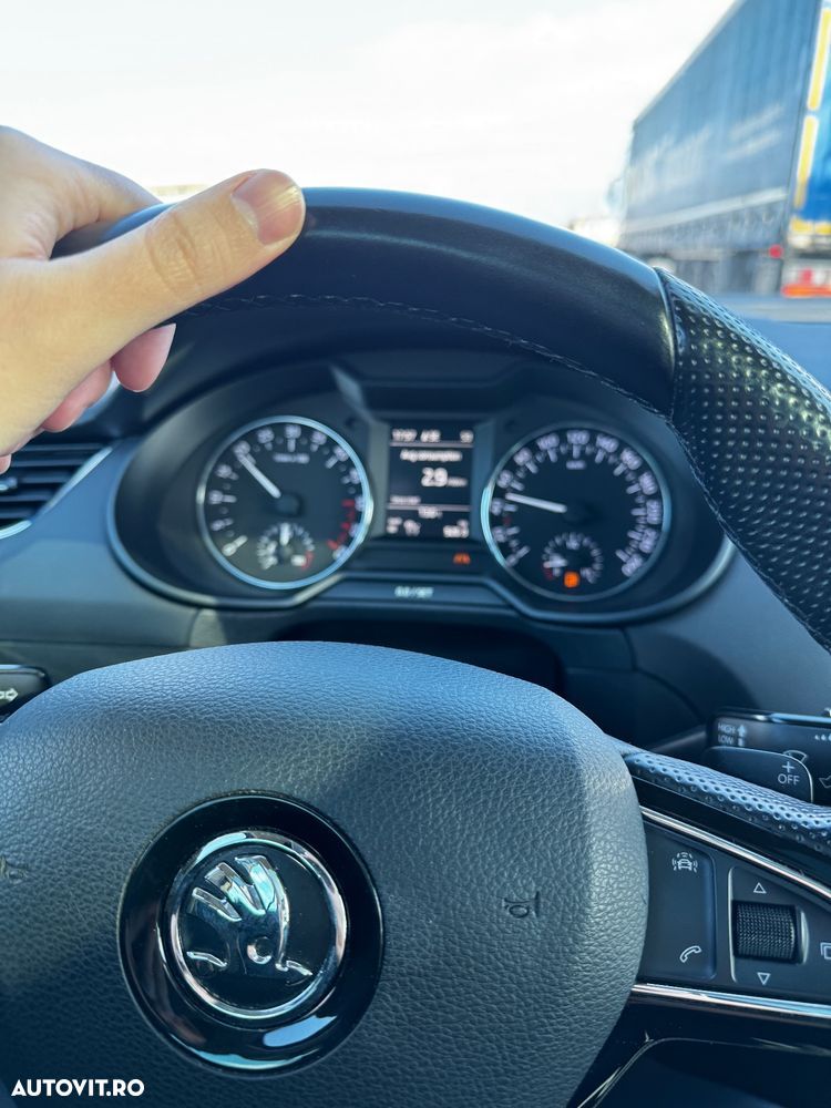 Skoda Octavia 2.0 TDI ELEGANCE DSG - 3