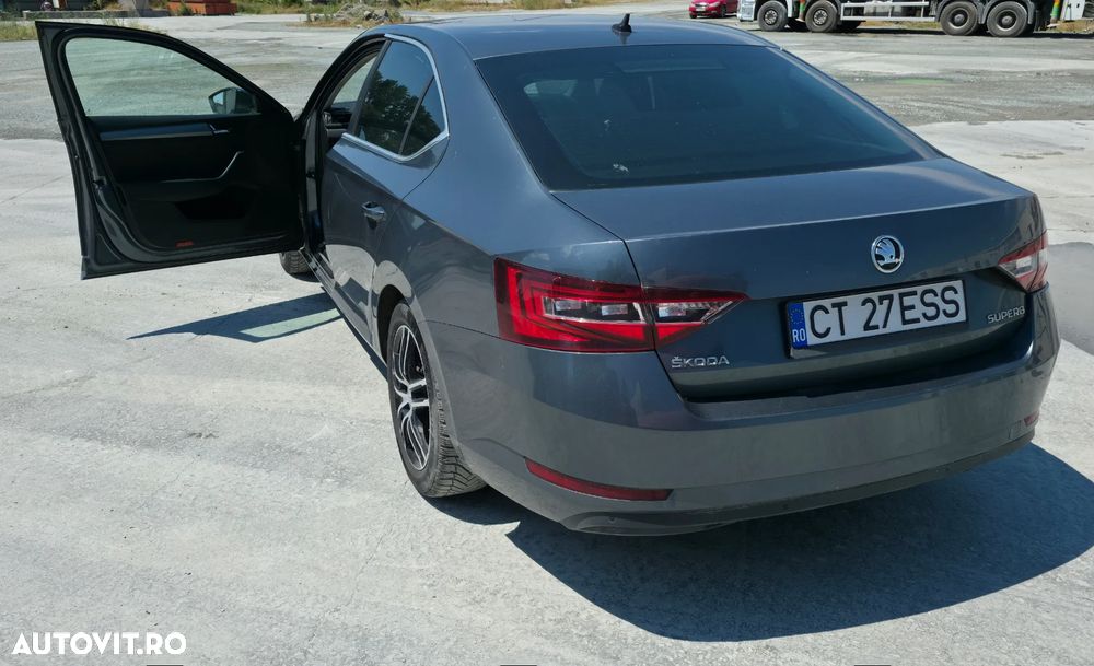 Skoda Superb 2.0 TDI DSG Active - 3