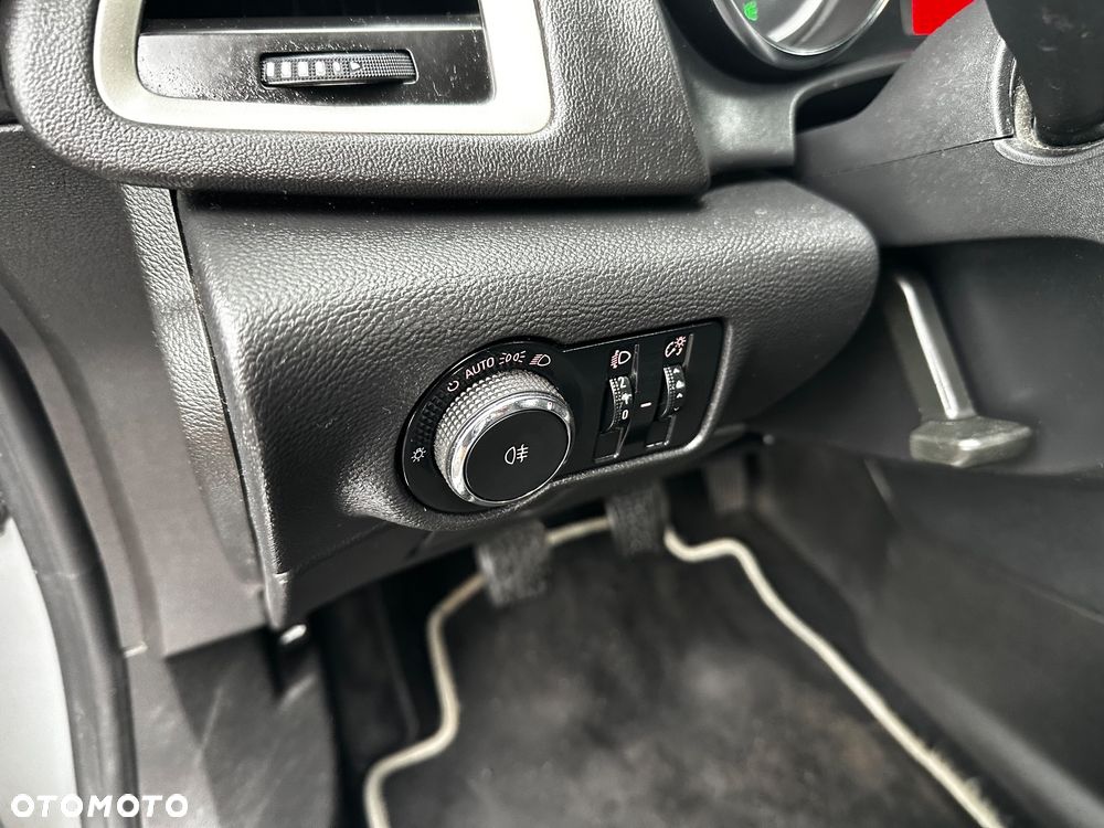 Opel Astra 1.4 150 Jahre - 26