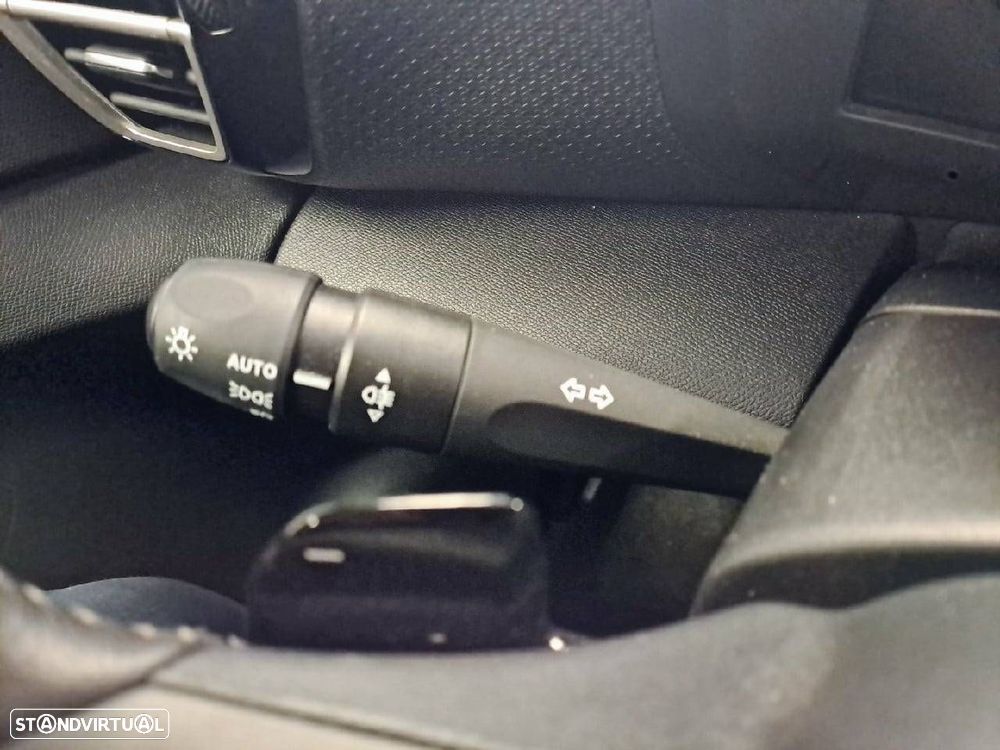 Citroën C4 X 1.2 Hybrid Plus e-DSC6 - 14