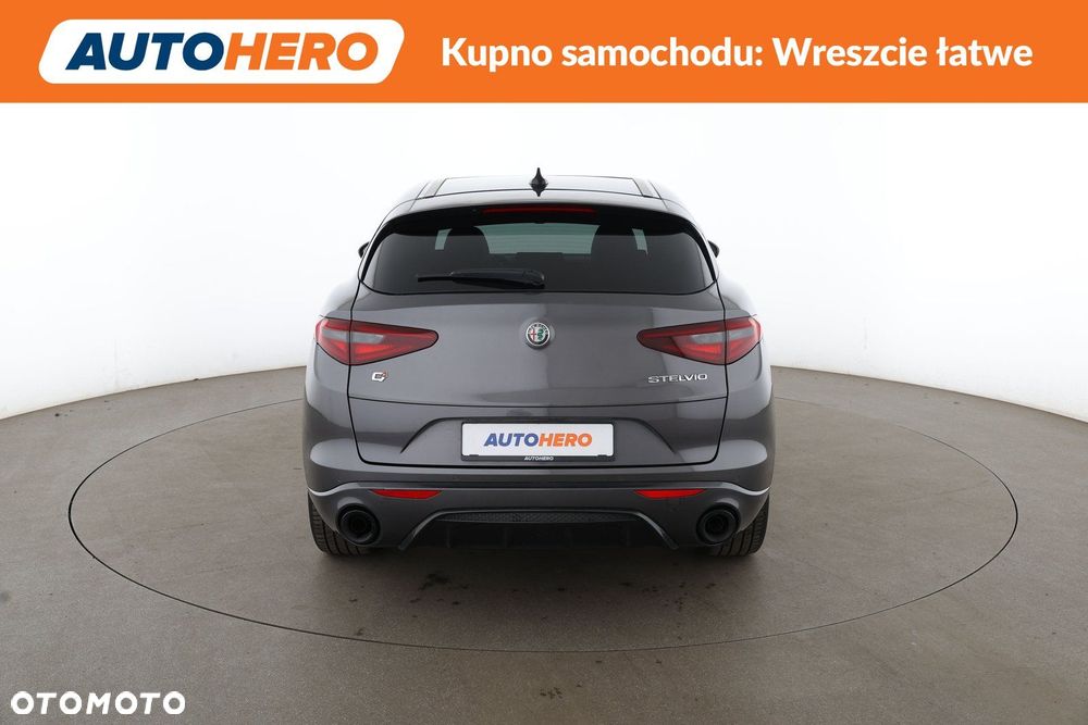 Alfa Romeo Stelvio - 7