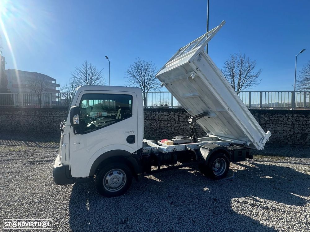 Nissan Cabstar 2.5 dCi 35.14/1 C.Aço Basculante - 4