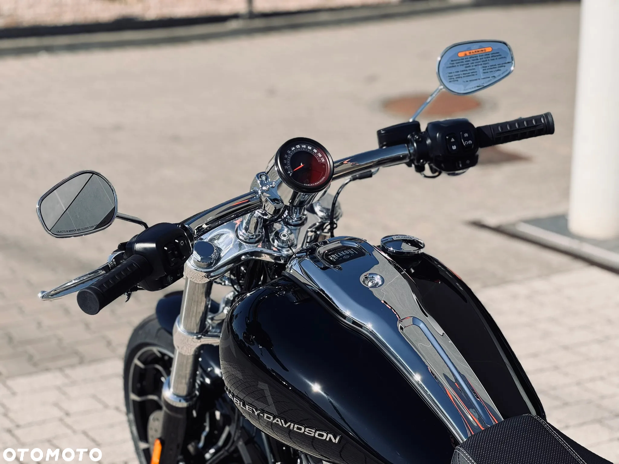 Harley-Davidson Softail Breakout - 20
