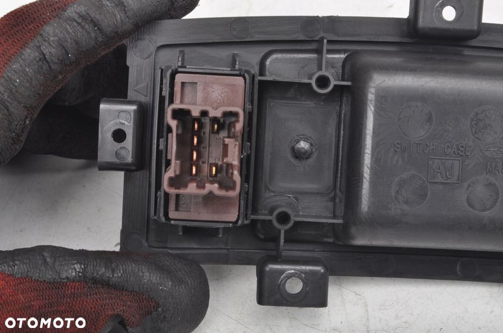 SUBARU LEGACY V PANEL PODGRZEWANYCH FOTELI - 3