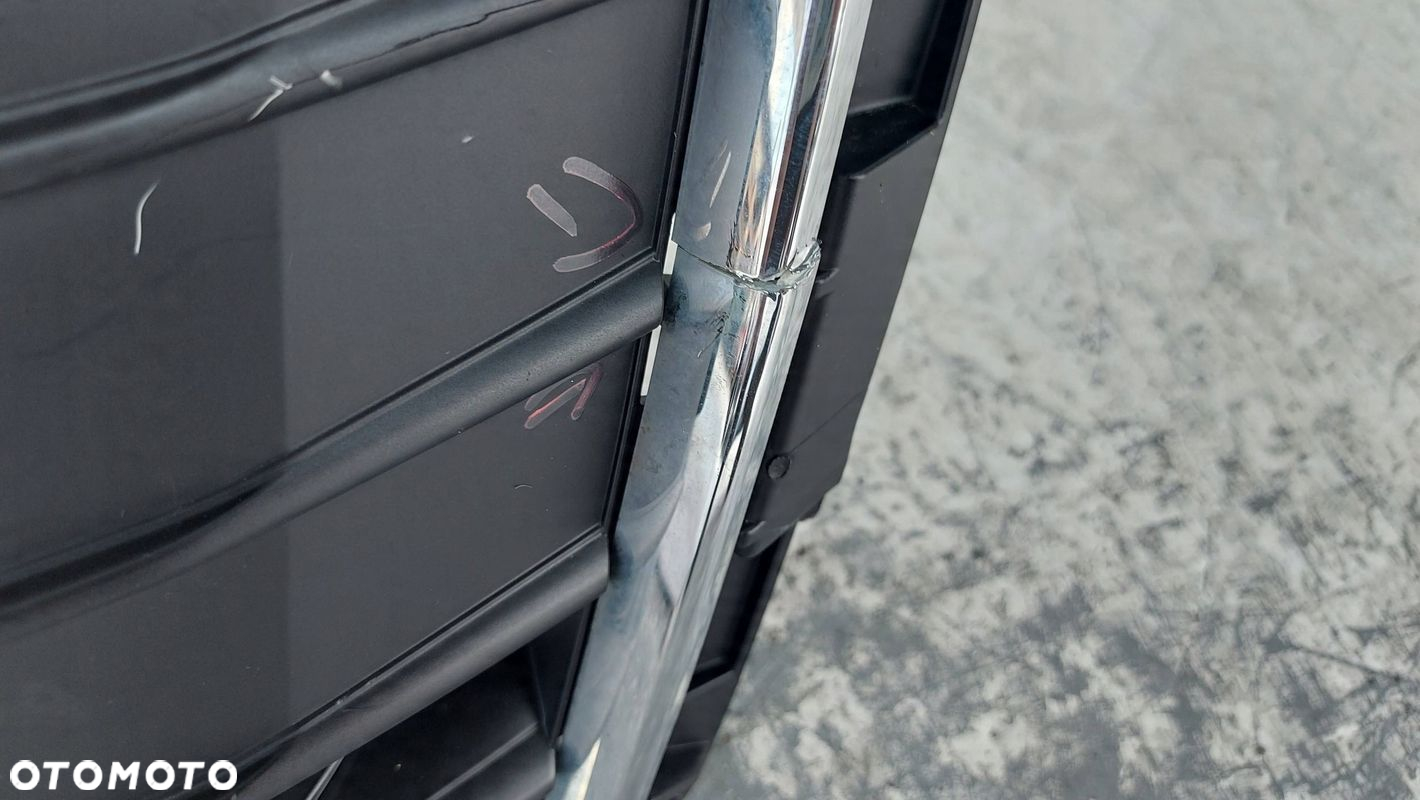 Audi A4 B9 8W0 15-18 Atrapa Grill - 3