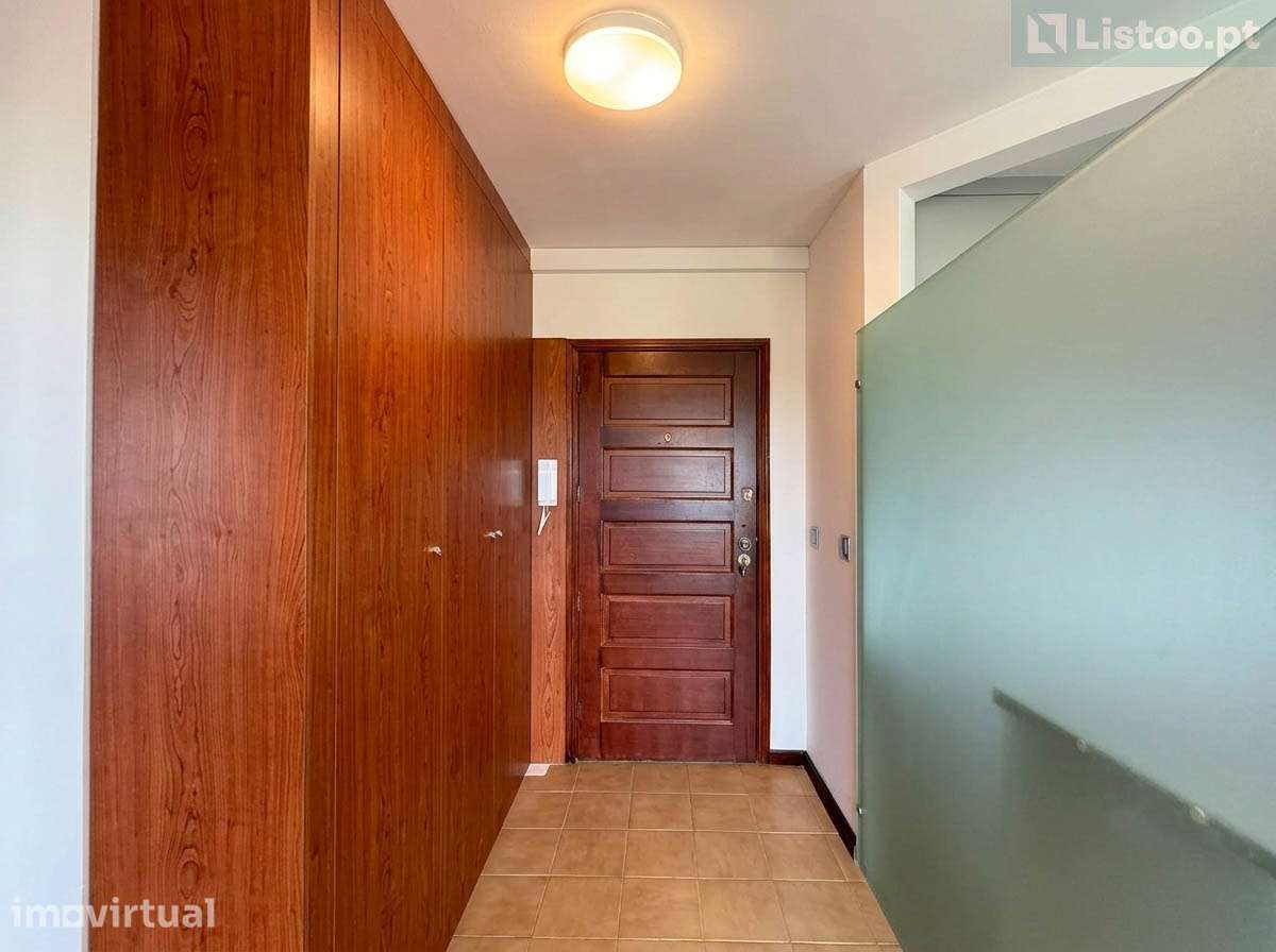 Apartamento T1+1 c/ Lugar de Estacionamento e Arrecadação - Grande imagem: 2/16