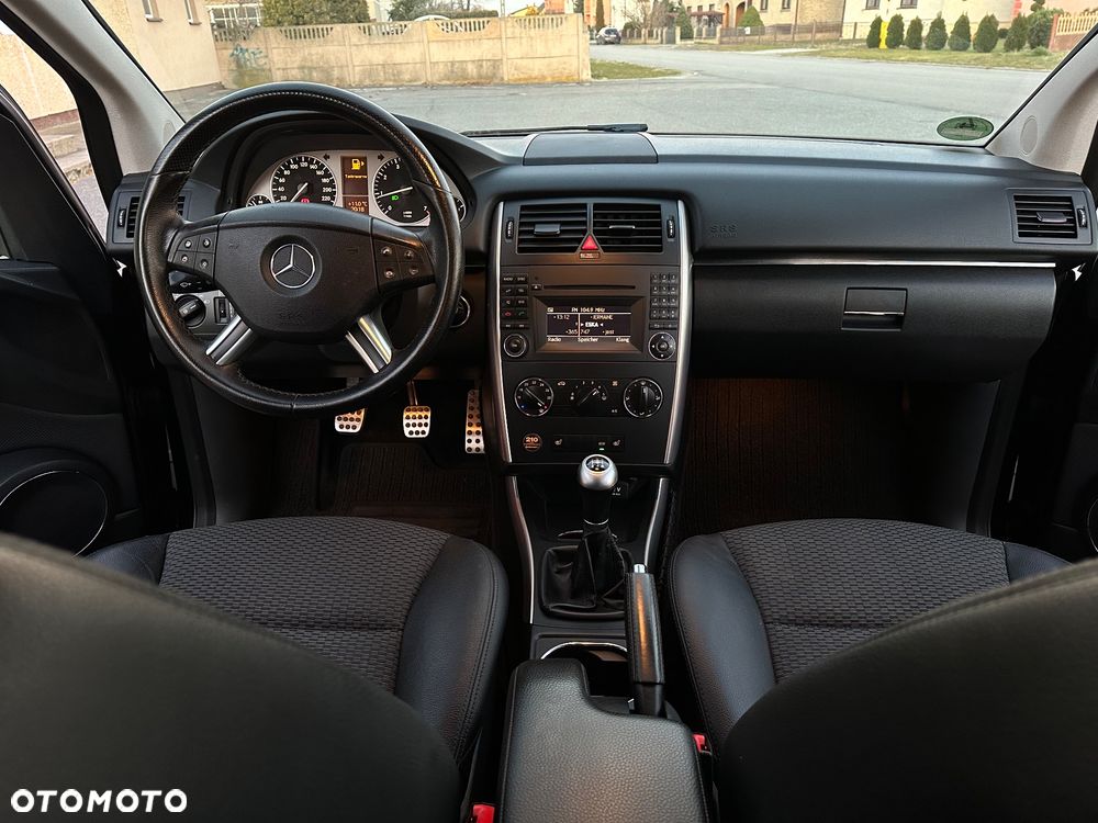 Mercedes-Benz Klasa B 150 BlueEffICIENCY - 18
