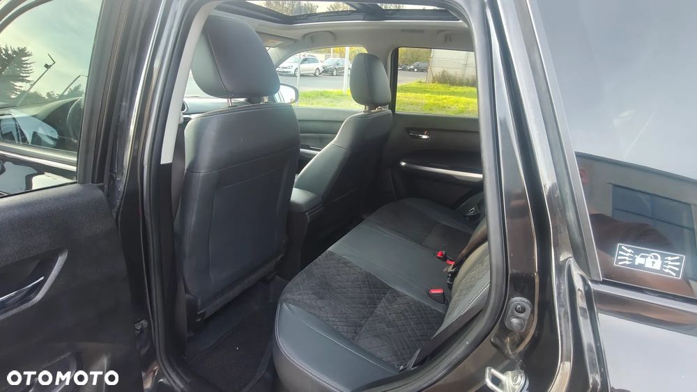 Suzuki Vitara 1.5 Dualjet Hybrid AGS Comfort+ "SHINKAI" - 19
