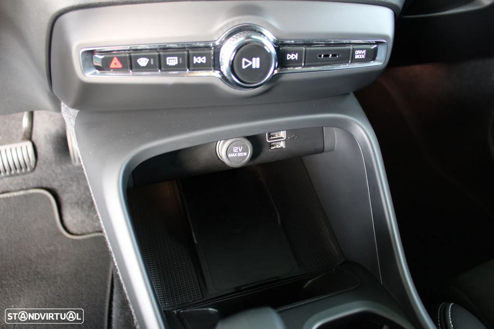 Volvo XC 40 1.5 T2 Plus Dark Auto - 30