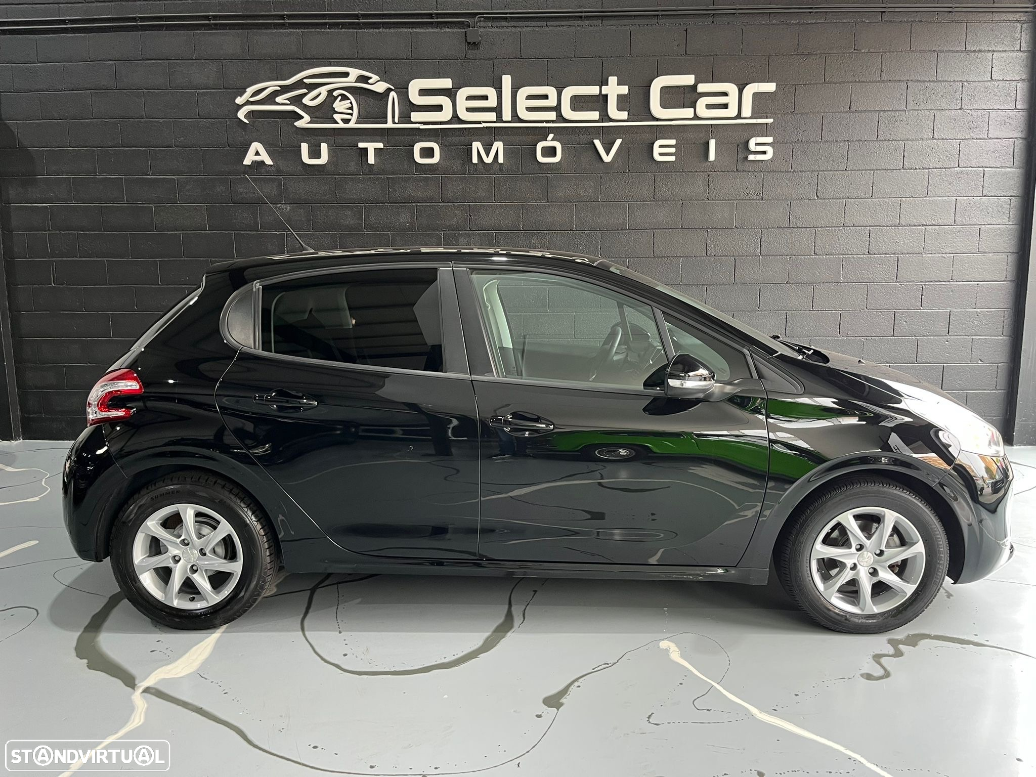 Peugeot 208 1.2 PureTech Active - 5
