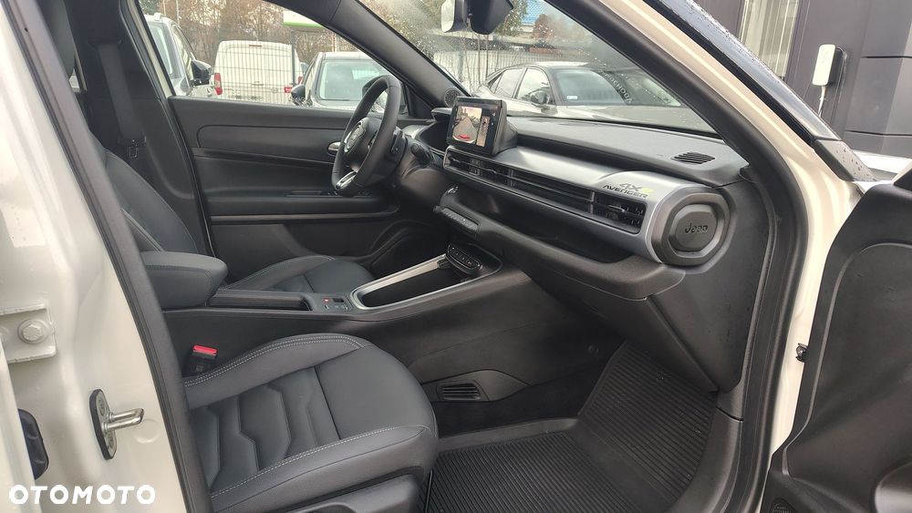 Jeep Avenger 1.2 T3 mHEV Upland 4xe eDCT6 - 12