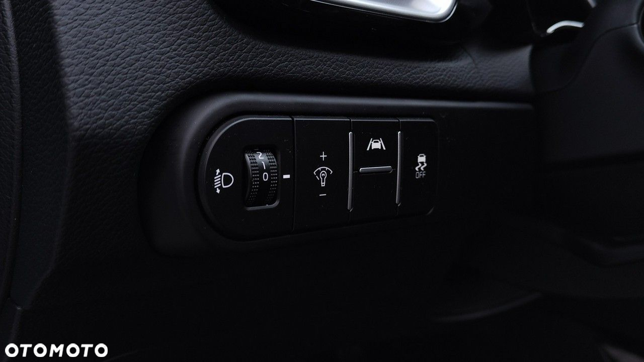 Kia Ceed - 10