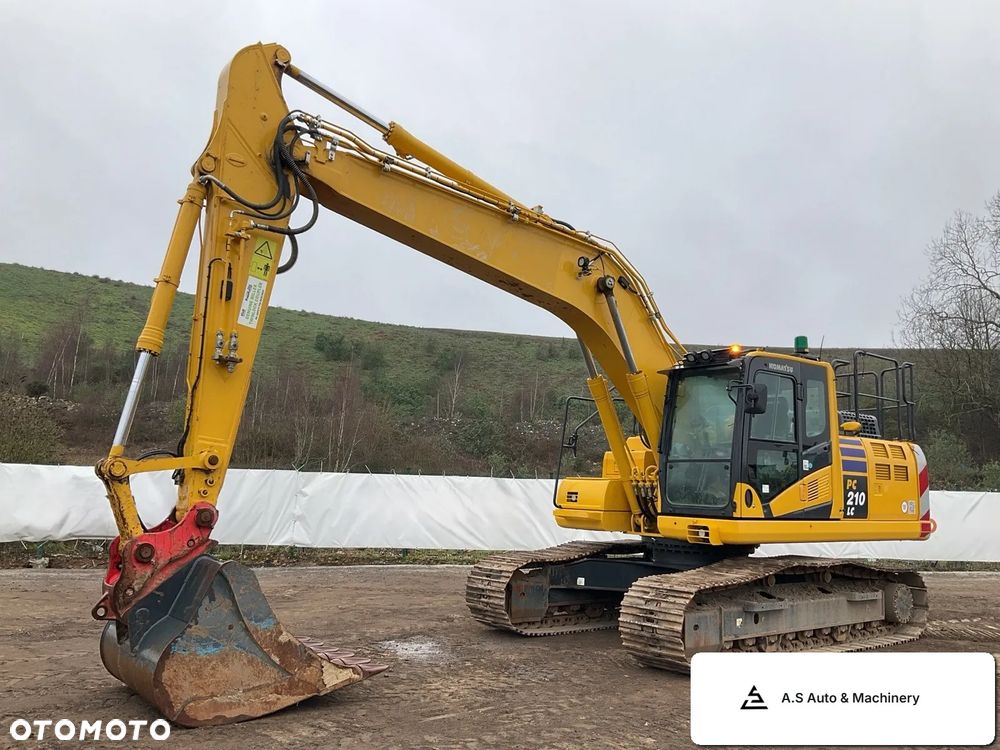 Komatsu PC210LC-11E0 - 1